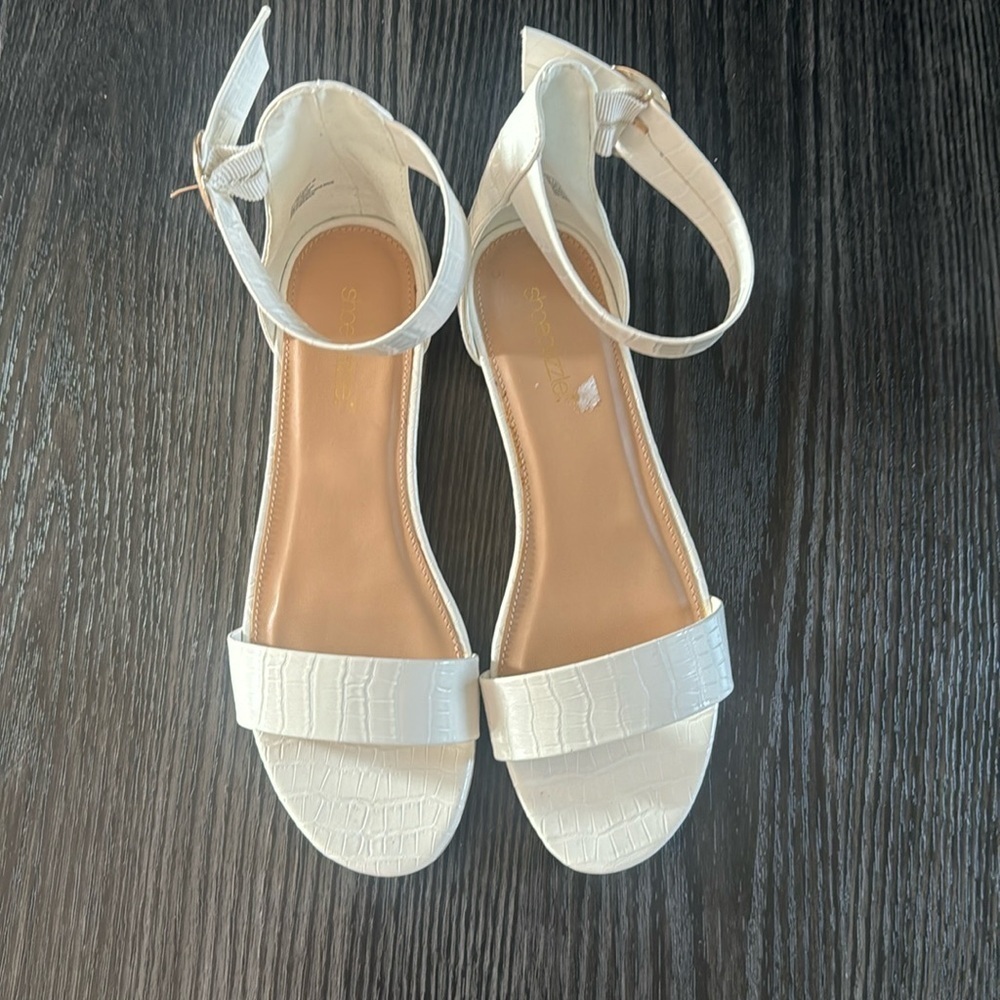 🍍SHOE DAZZLE ANKLE STRAP LOW HEEL🍍SZ 7.5🍍